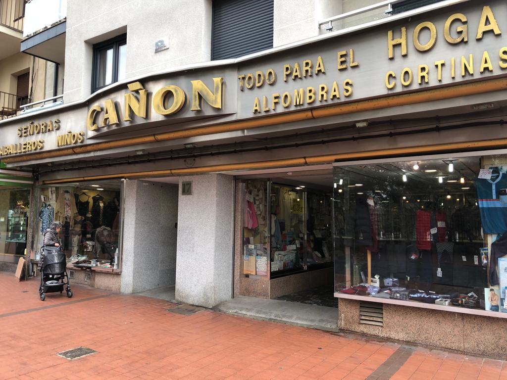 tienda-de-ropa-y-de-textil-de-hogar